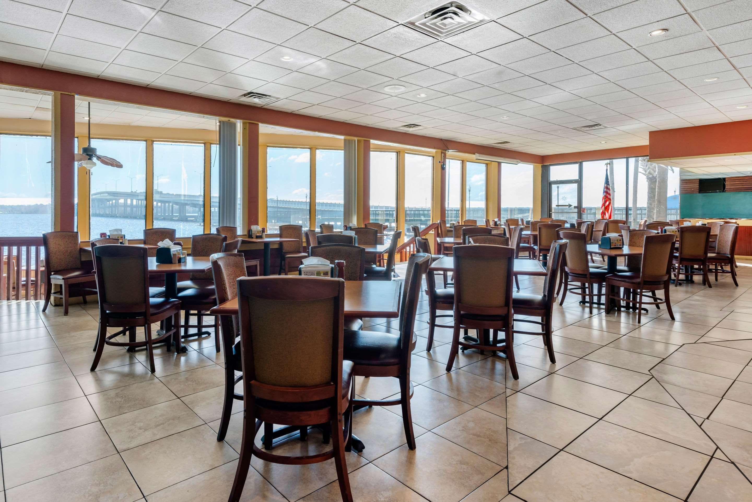 Quality Inn And Suites Palatka Riverfront Εξωτερικό φωτογραφία