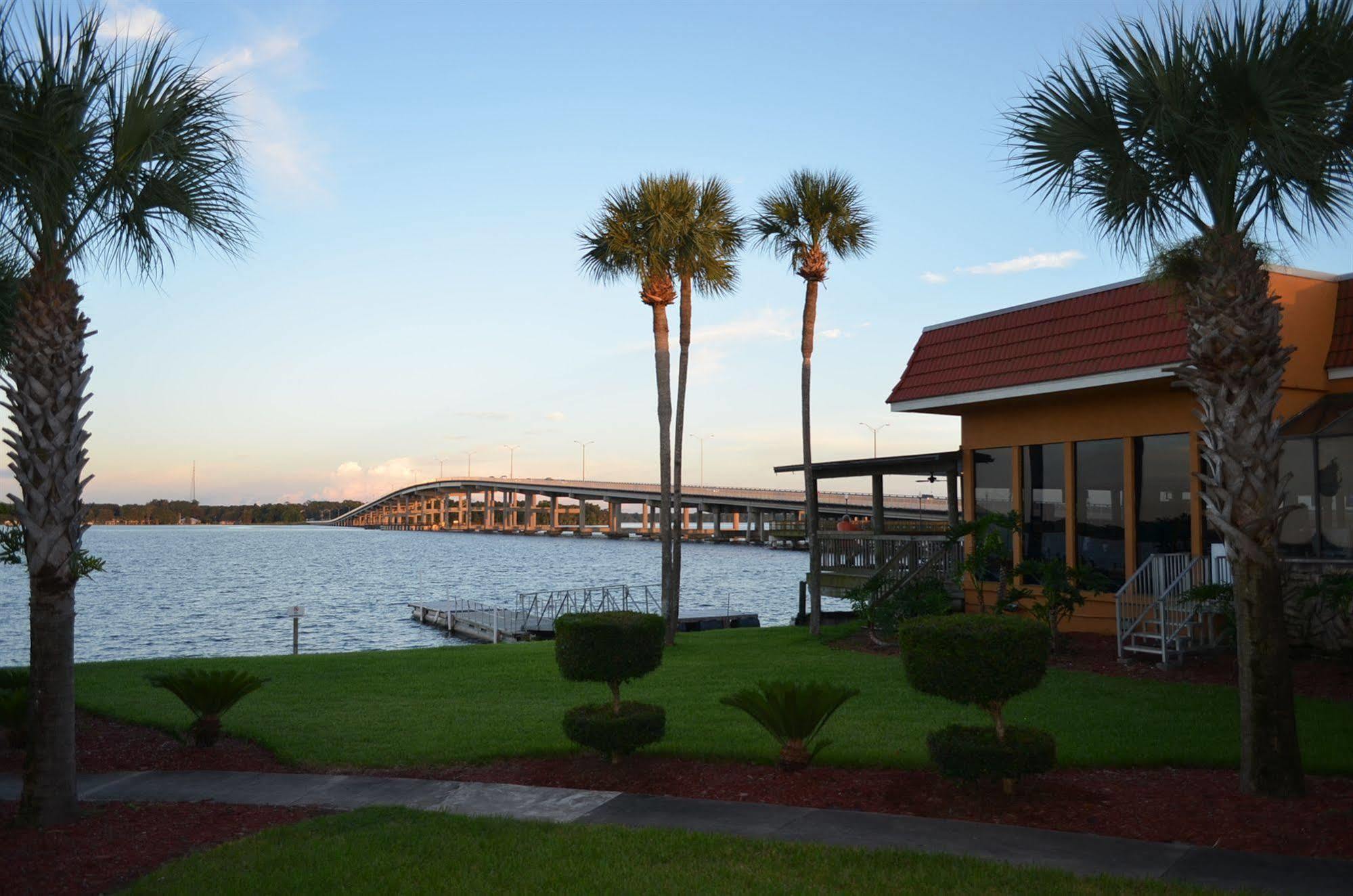 Quality Inn And Suites Palatka Riverfront Εξωτερικό φωτογραφία