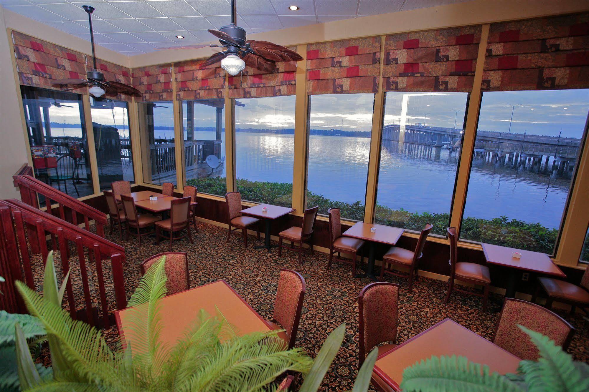 Quality Inn And Suites Palatka Riverfront Εξωτερικό φωτογραφία
