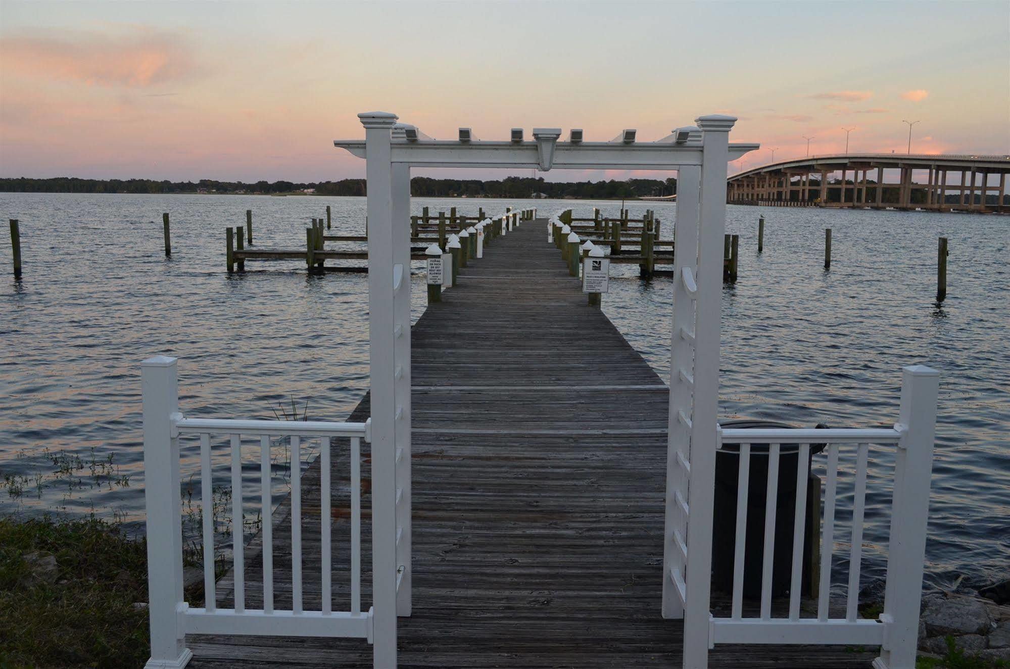 Quality Inn And Suites Palatka Riverfront Εξωτερικό φωτογραφία